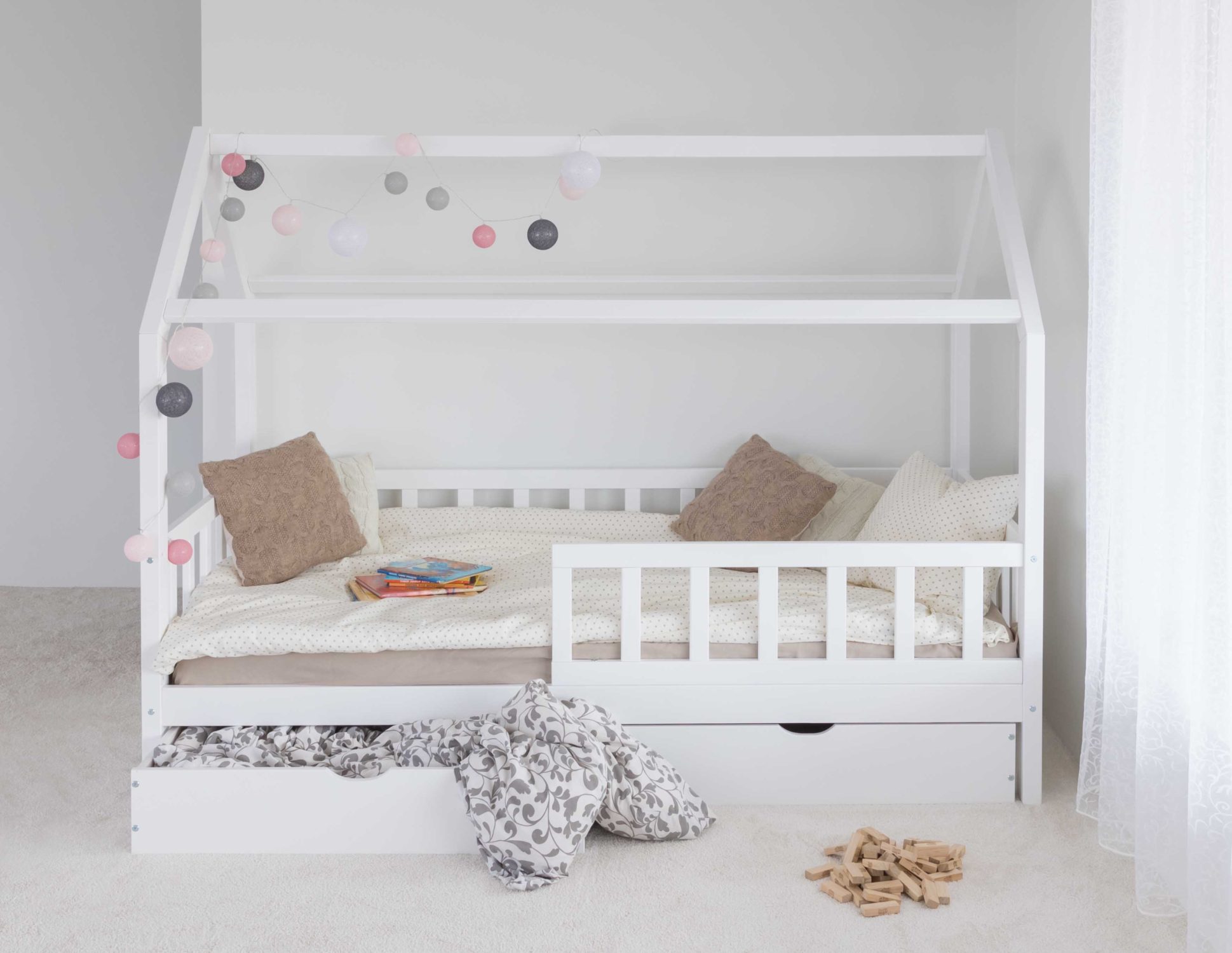 Housebed_L_valge_sahtliga_1